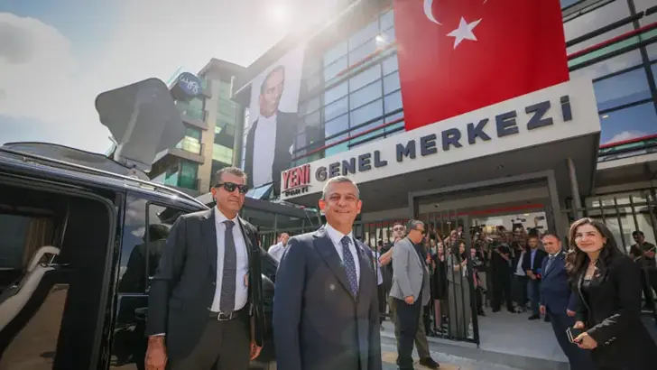 Yeni Parti'nin ismi değişmeyecek