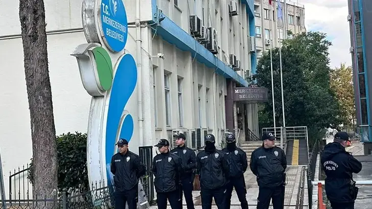 Merkezefendi Belediyesi'ne operasyon