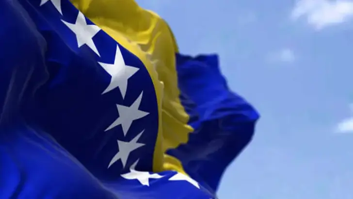 Bosna Hersek'te askeri helikopter düştü