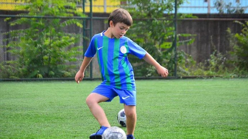Üzerine kale direği devrilen 9 yaşındaki oyuncudan kötü haber