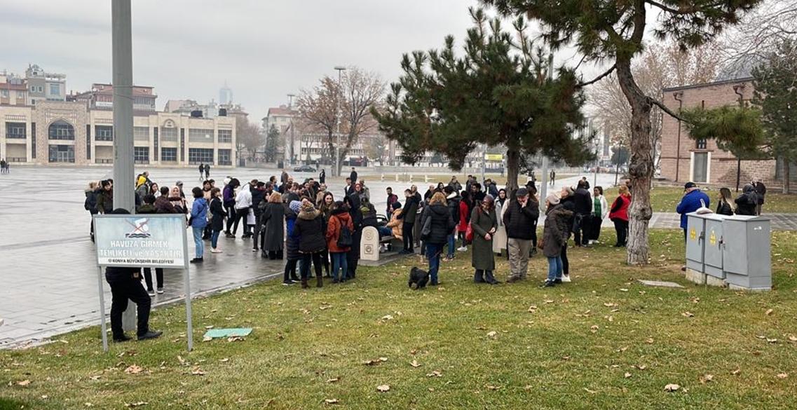 Konya'da hayvanseverler basın açıklaması yaptı