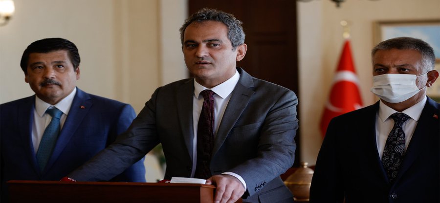 Milli Eğitim Bakanı Özer'den açıklamalar
