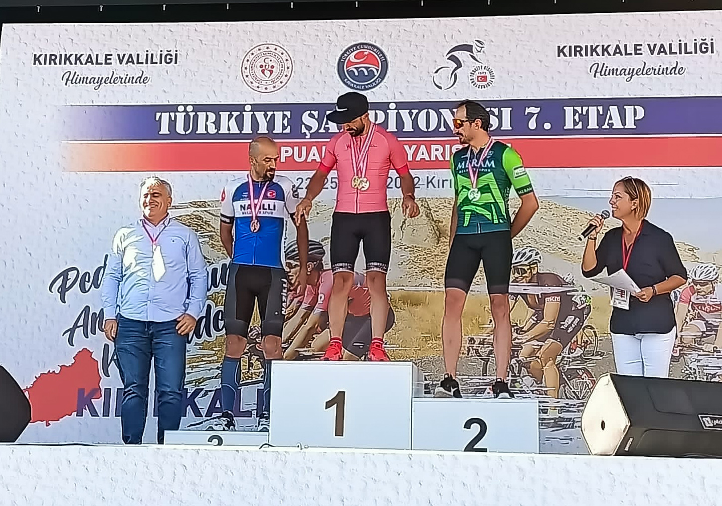 Meram Belediyespor bisiklet takımı 3 madalya ile döndü
