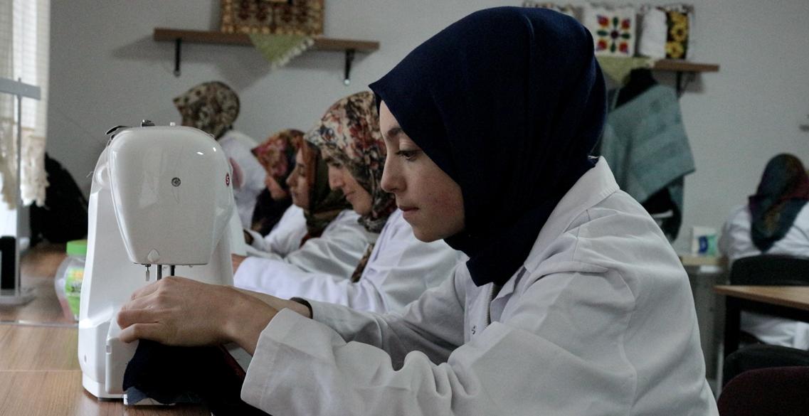 Eski okul binası köy yaşam merkezi oldu