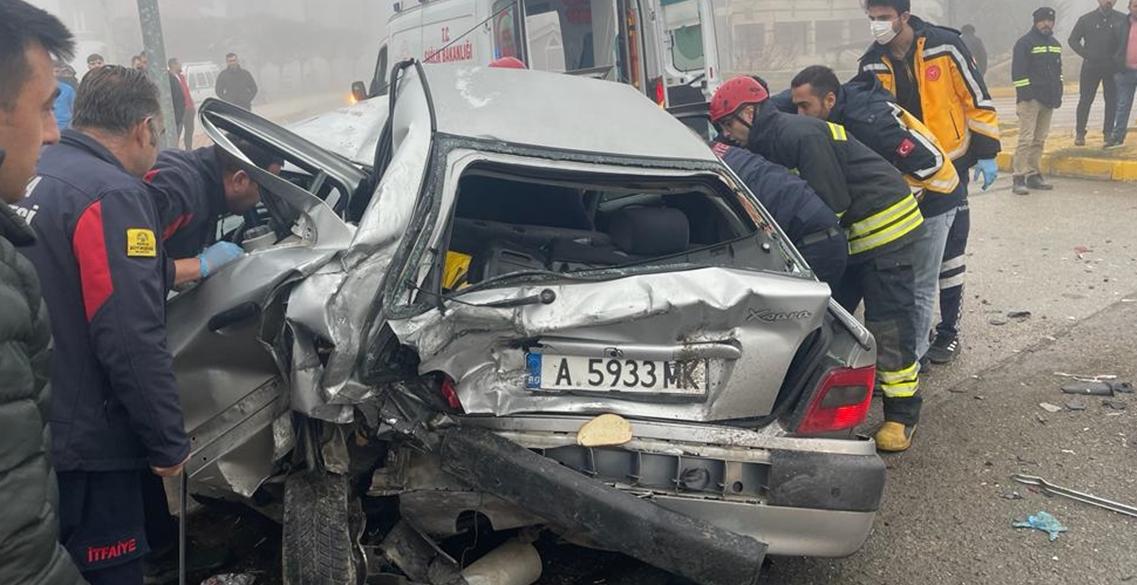 Konya'da sis kazaya neden oldu: 3 yaralı