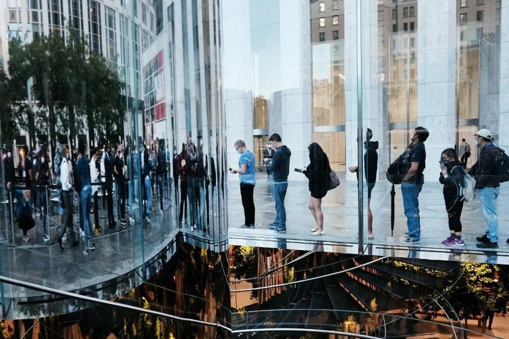 Dünya iPhone 13 için kuyruğa girdi