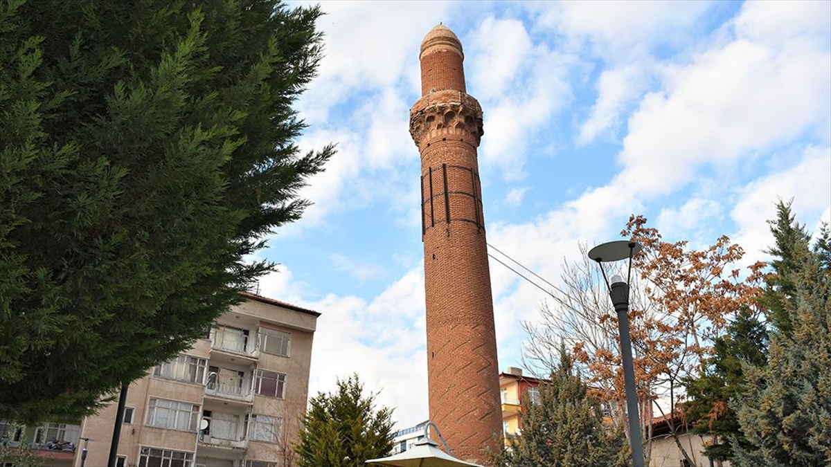 Bu da Aksaray'ın Pisa Kulesi