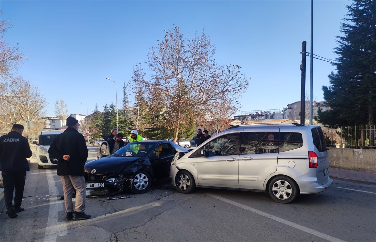 Seydişehir'de trafik kazası: 4 yaralı