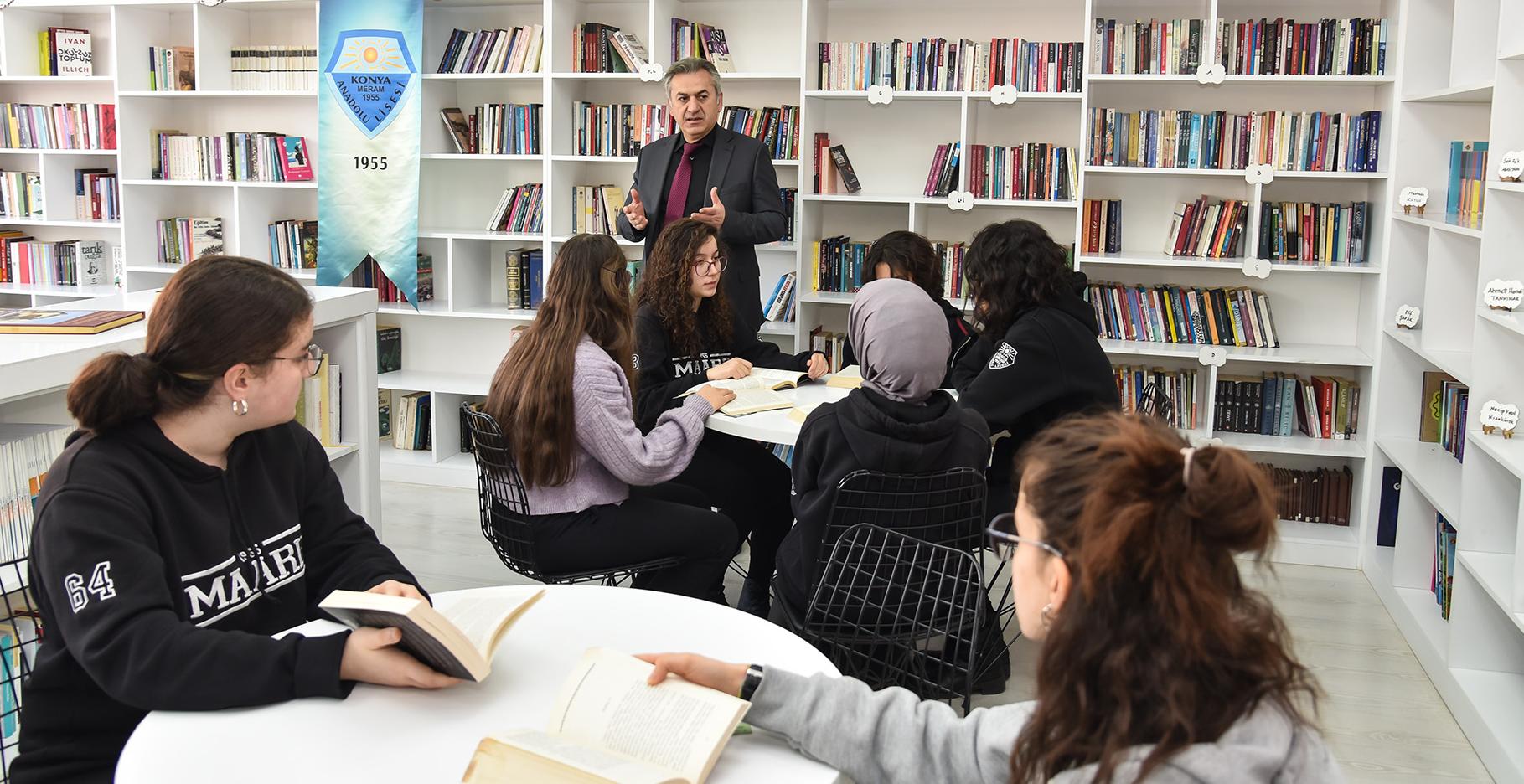 Konya'da okul kütüphanelerinin kitap sayısı 2 milyon 600 bine çıkarıldı