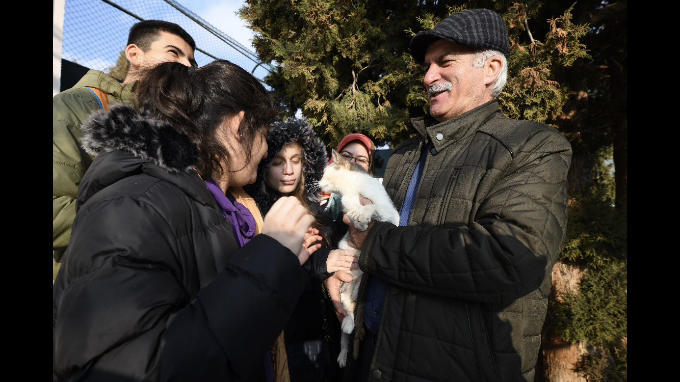 Görme engelliler Konya hayvan rehabilitasyon merkezini ziyaret etti