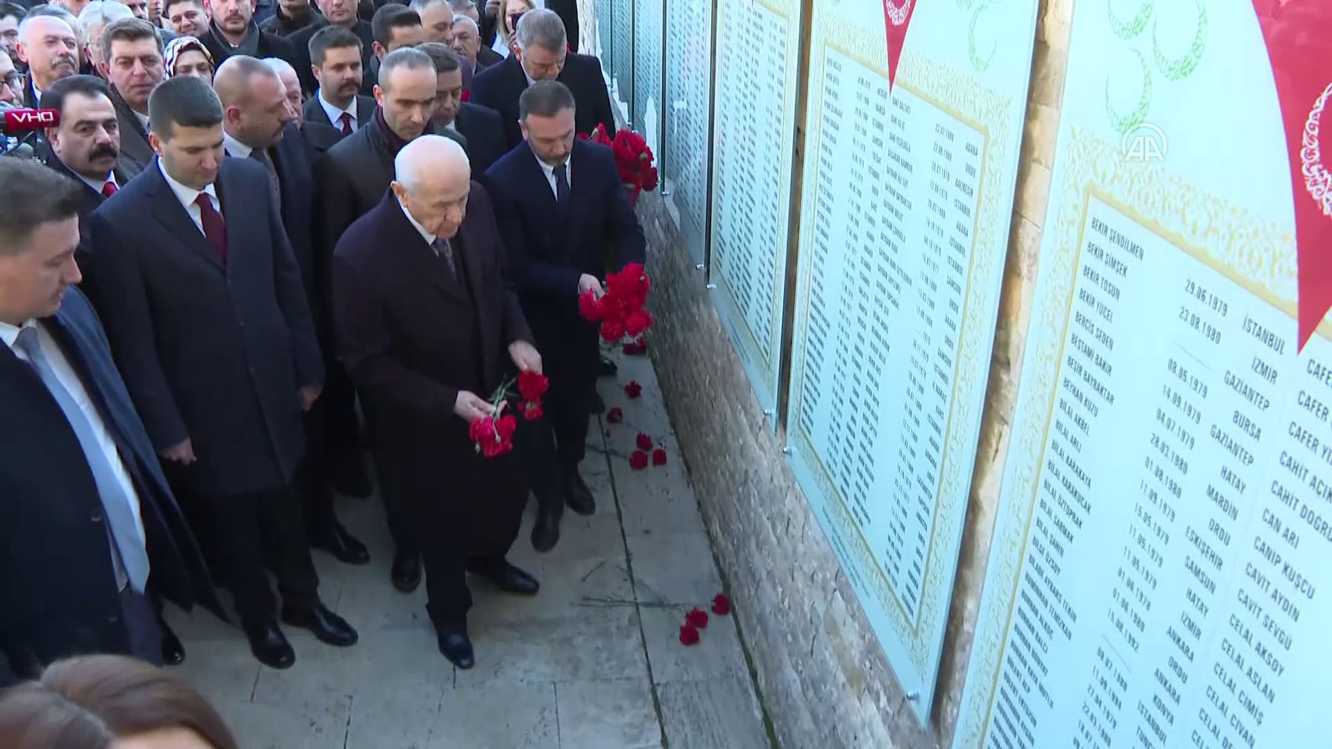 Bahçeli, Ülkücü Şehitler Anıtı'nı ziyaret etti