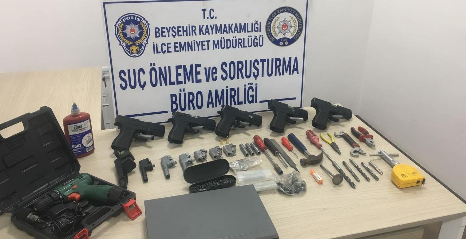 Otel odasını imalathaneye çevirmiş!