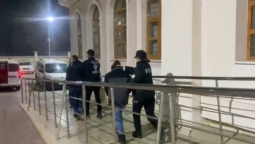Araçtan hırsızlık yapan zanlılar tutuklandı