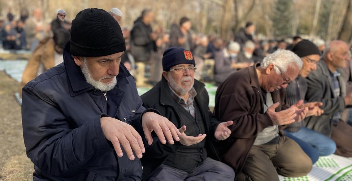 Tarihi namazgahta yağmur duası