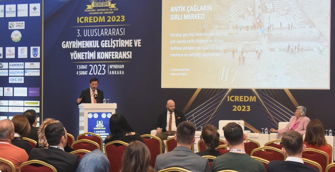 Başkan Kılca, Uluslararası Gayrimenkul Konferansı'nda konuştu