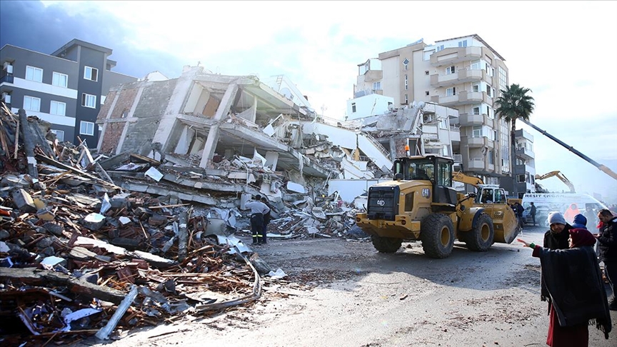 AA muhabiri, eşi ve çocuğu depremde hayatını kaybetti