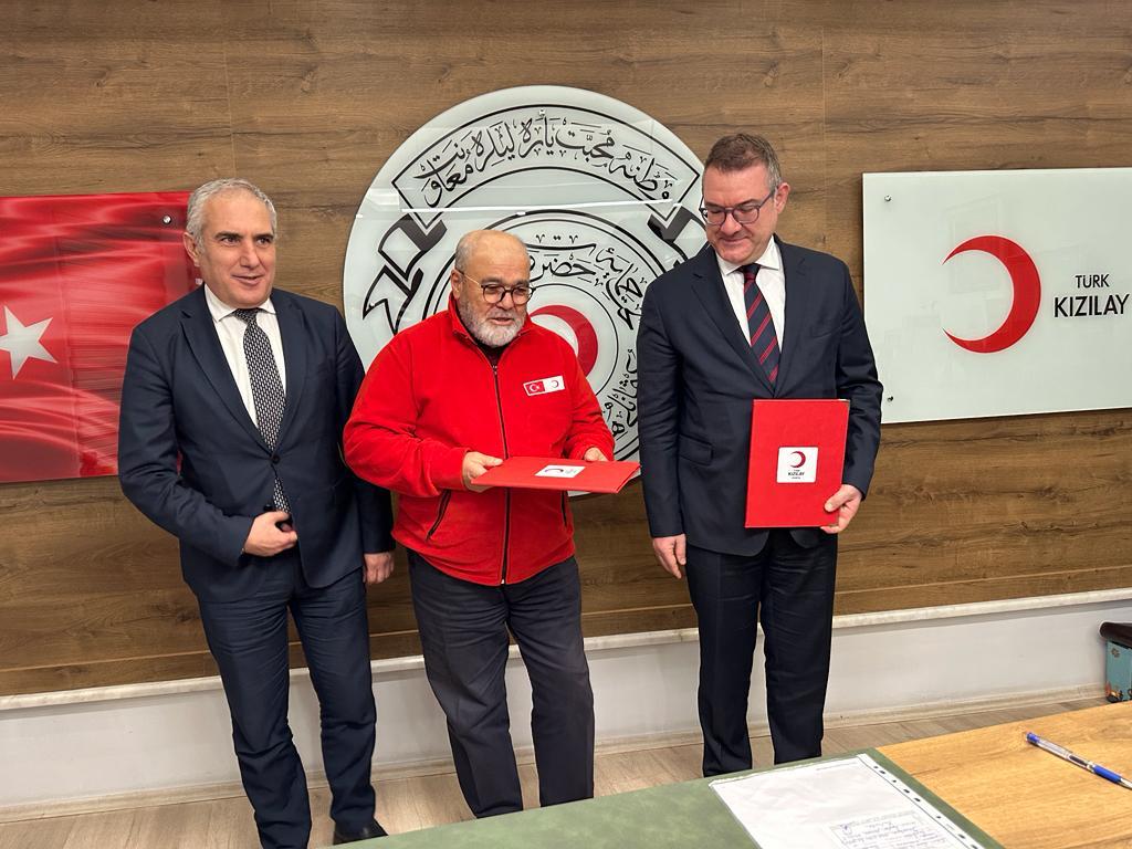 Konya Çimento’dan Kızılay’a anlamlı destek
