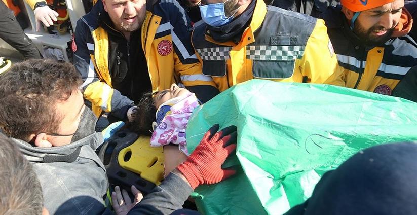 Malatya'da 105 saat sonra bir kadın kurtarıldı
