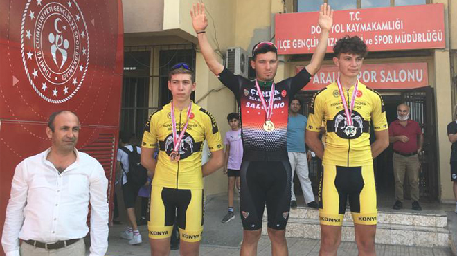 Yıldız bisikletçilerden 3 madalya