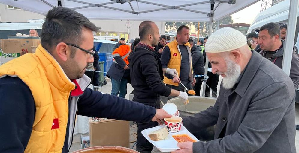 Meram Belediyesi, afet bölgesinin yaralarını sarmaya devam ediyor