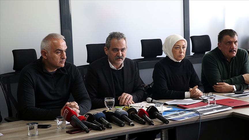"5 bin 836 öğrencimiz nakilini başka illerdeki okullara aldırdı"