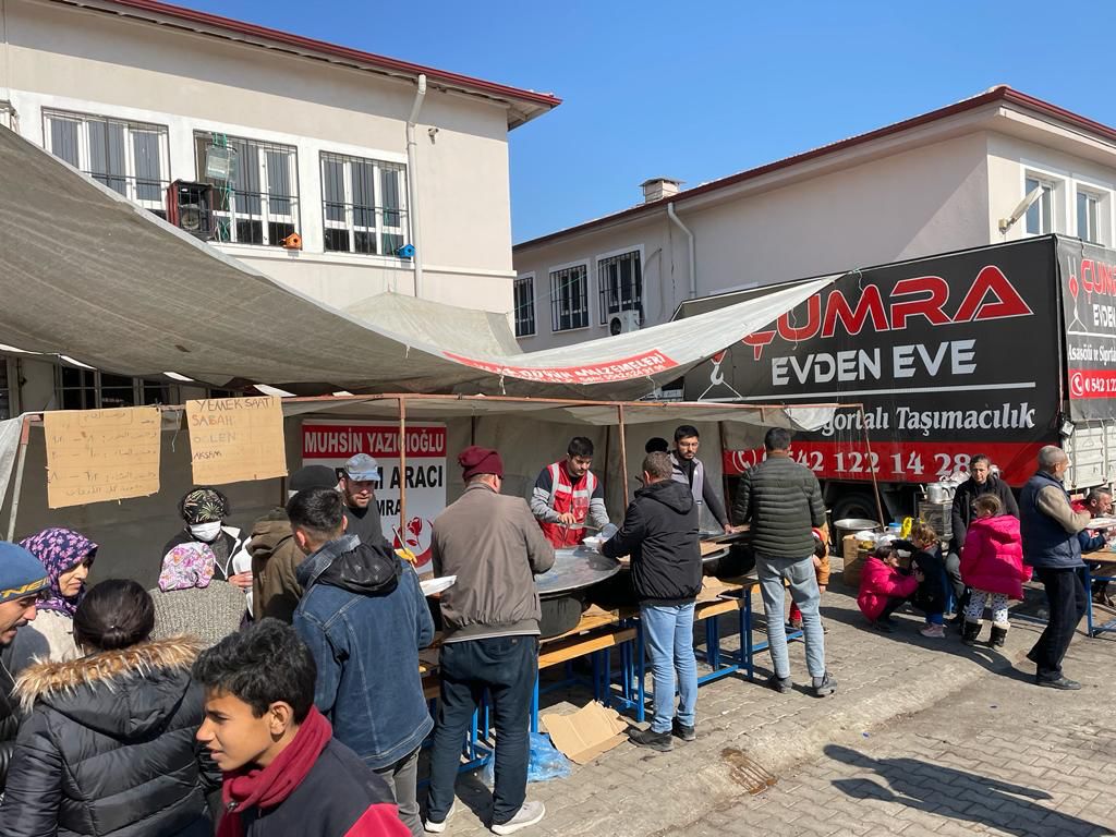 BBP Çumra, depremzedelerin yanında