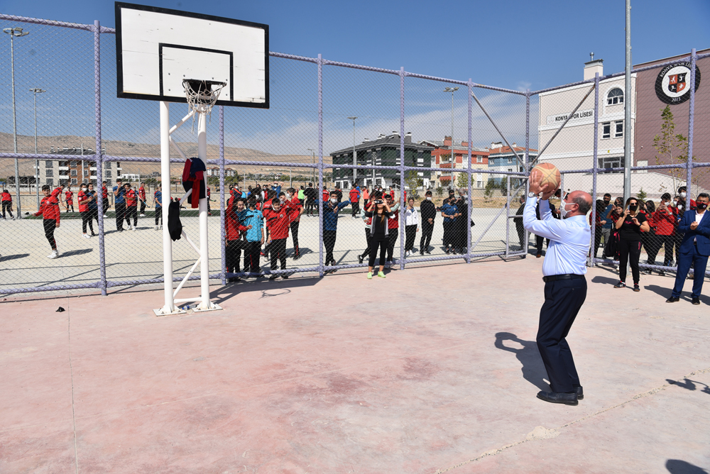 Pekyatırmacı'dan Konya Spor Lisesi'ne müjde