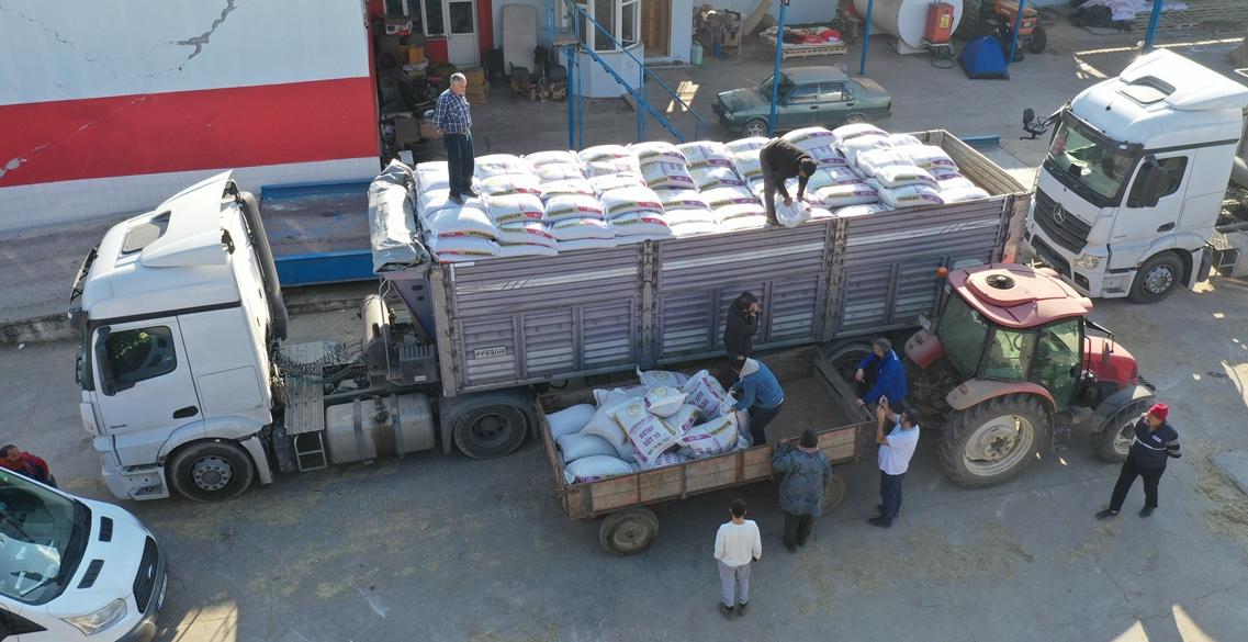 Konya'dan Hatay'a besi ve süt yemi gönderildi