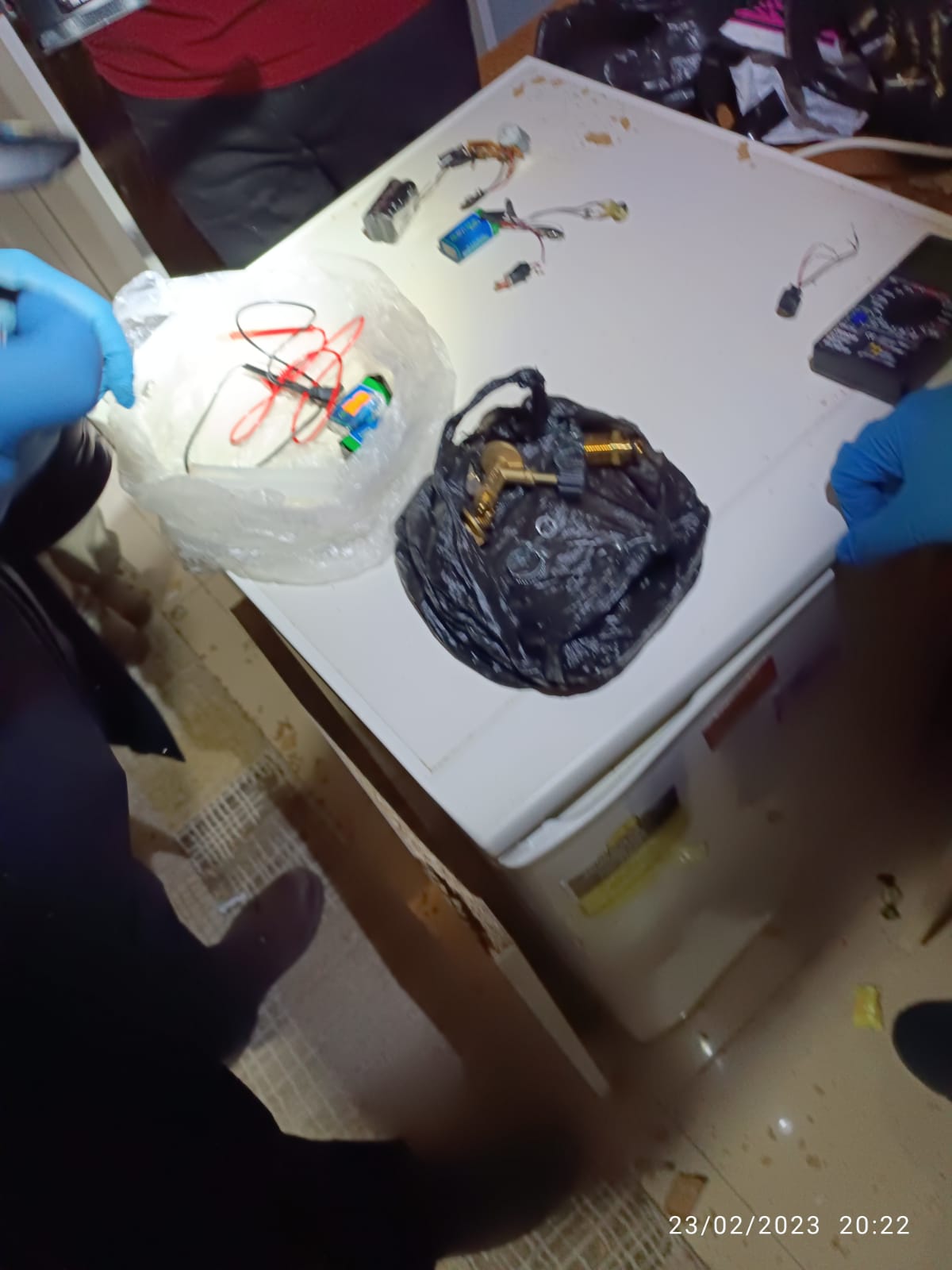 Eylem için hazırlanan düzenek kombinin içine gizlenmiş!