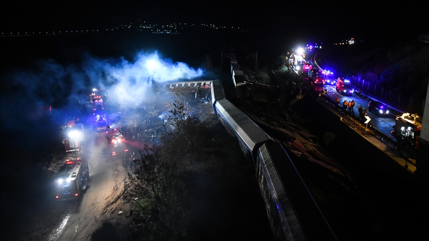 Yunanistan'da tren kazasında 32 kişi hayatını kaybetti