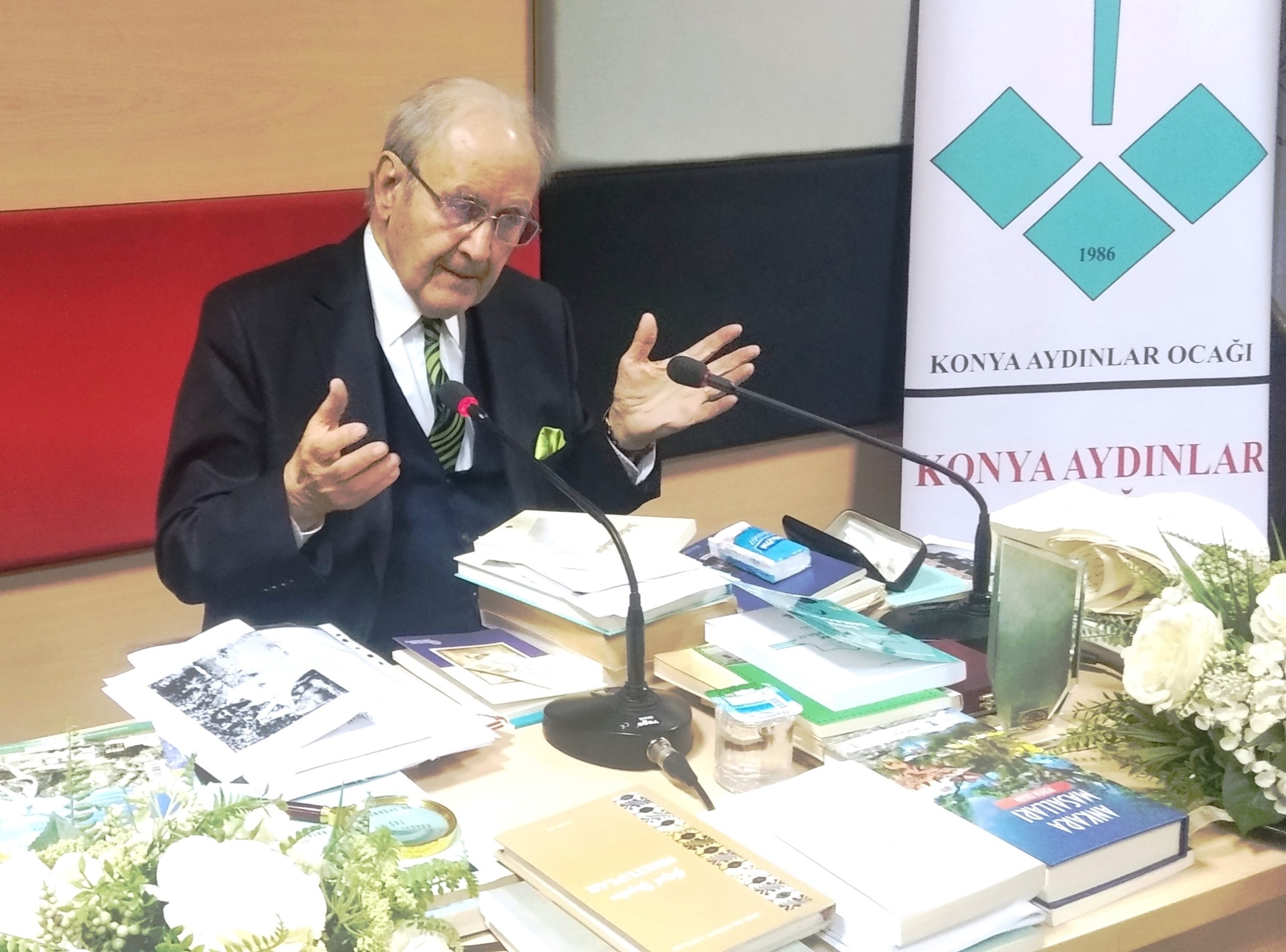 Saim Sakaoğlu'na vefa programı