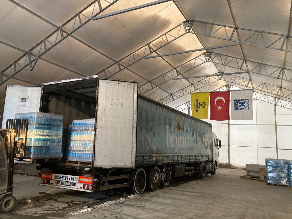 Konya'dan Hatay'a 48 tır içme suyu gönderildi