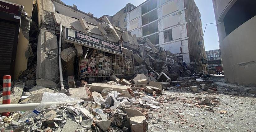 Deprem bölgesinde 227 bin 27 bina yıkık, acil yıkılacak ve ağır hasarlı