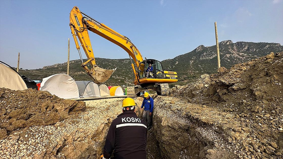 Konya Büyükşehir,  Hatay'da su şebekesi yapımını sürdürüyor