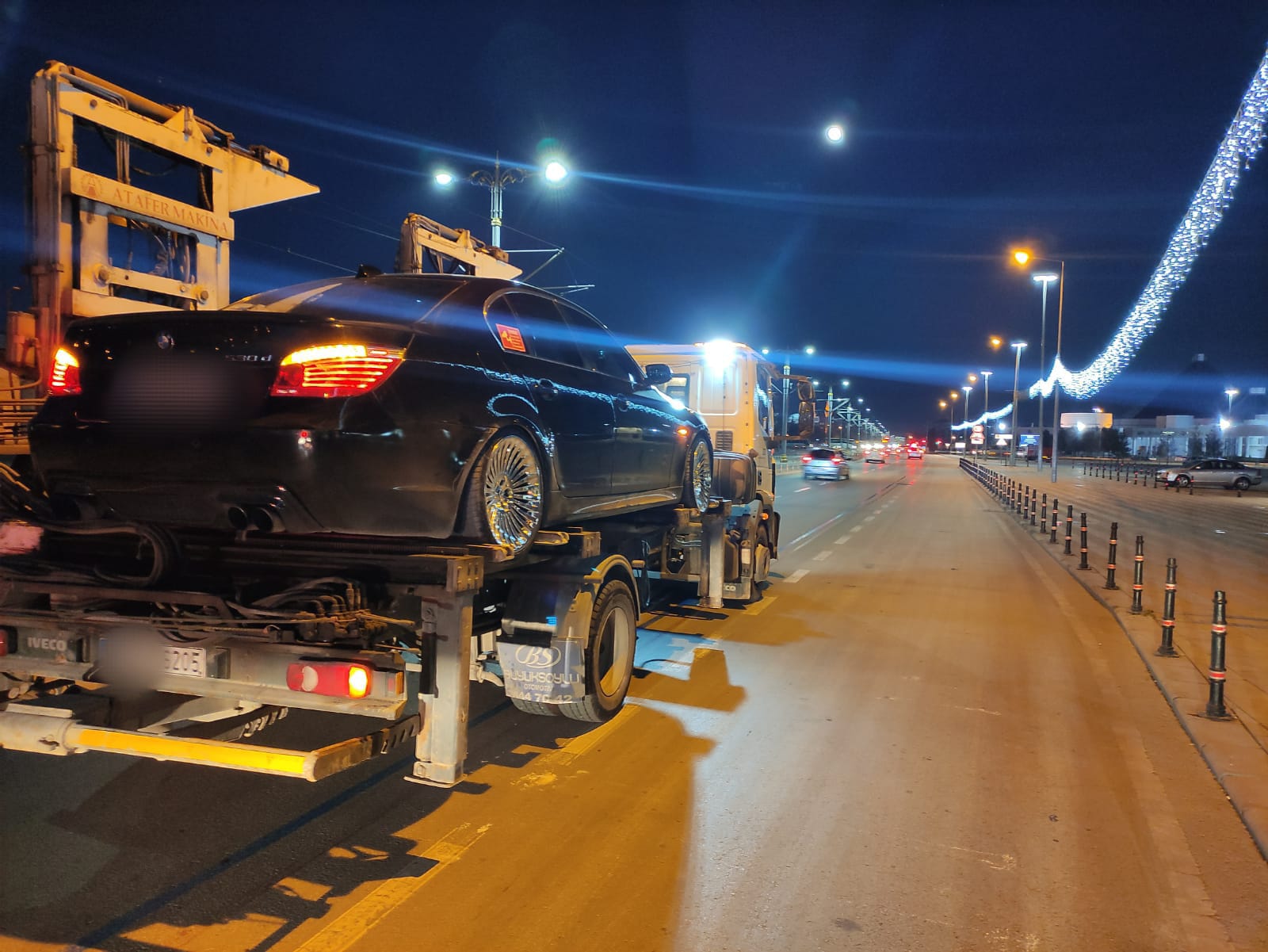 Çakar ve siren sistemi polisin dikkatinden kaçamadı
