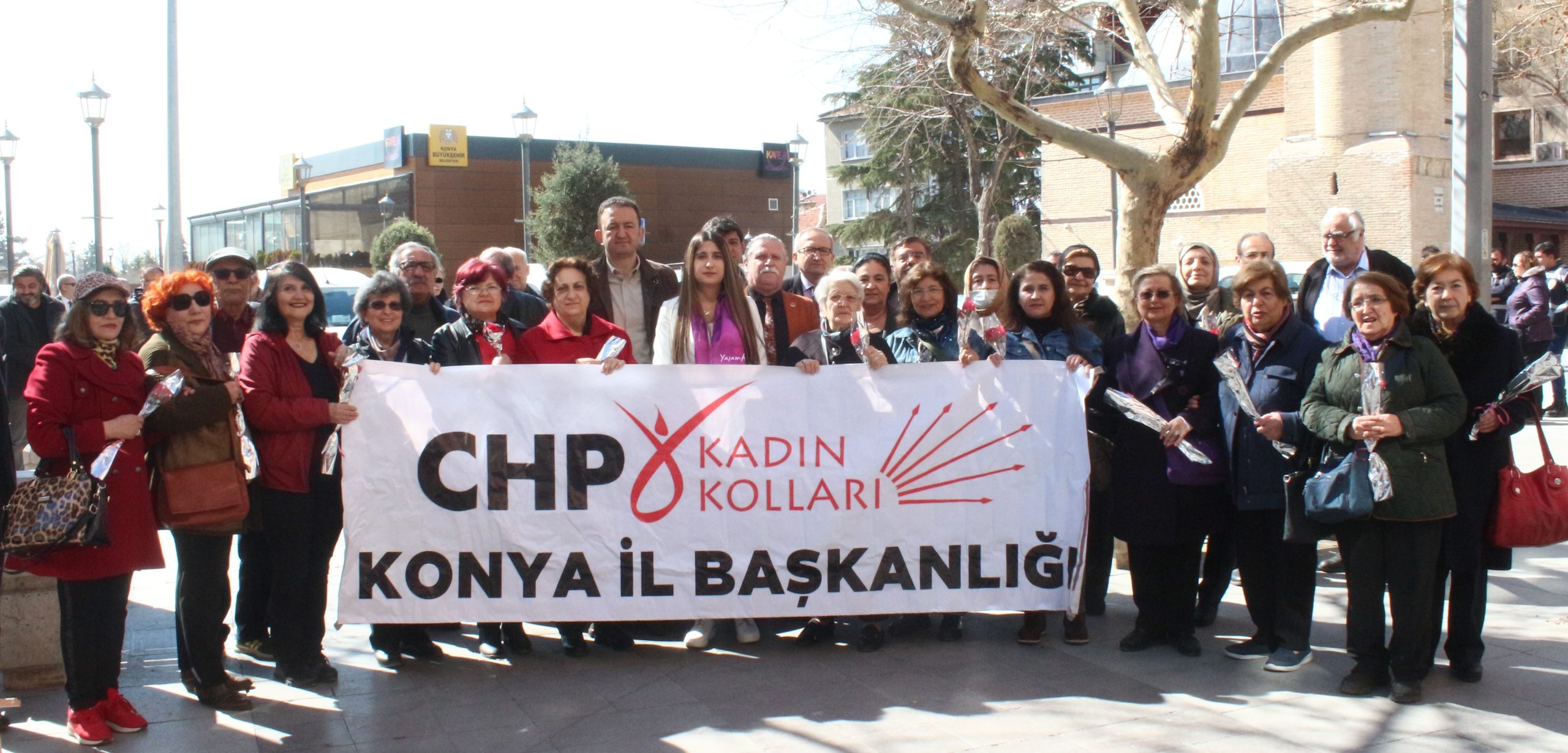 "Bugün, yaşam mücadelesi verirken yitirdiğimiz kız kardeşlerimizin günüdür"
