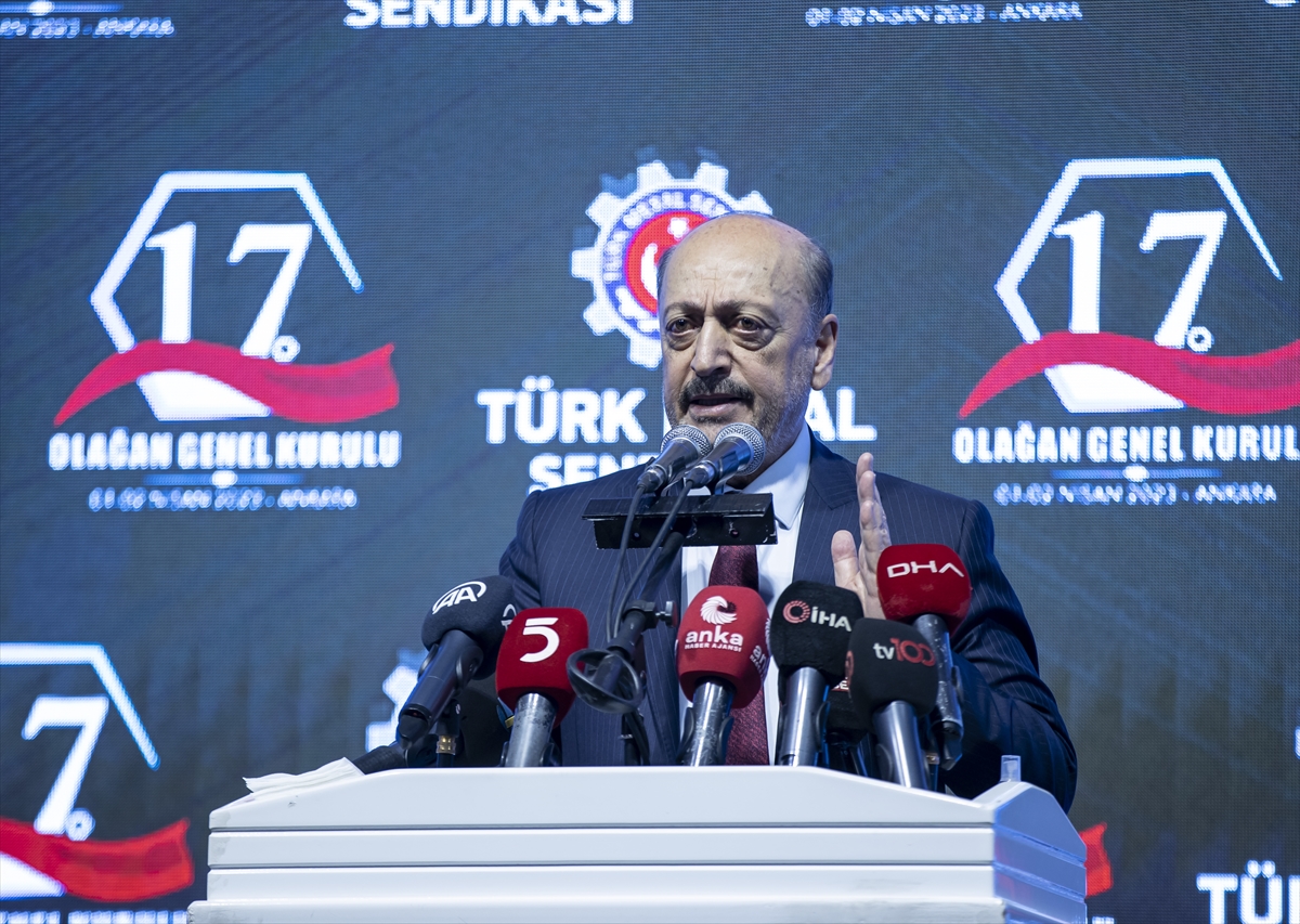 "Çalışma hayatının yasal mevzuatında köklü reforma ihtiyaç var"
