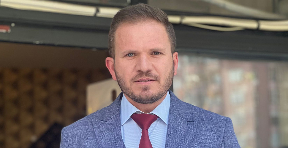 Kaza geçiren milletvekili adayı yeniden seçim çalışmalarına başladı