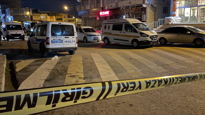 Silahlı kavgada polis memuru şehit oldu