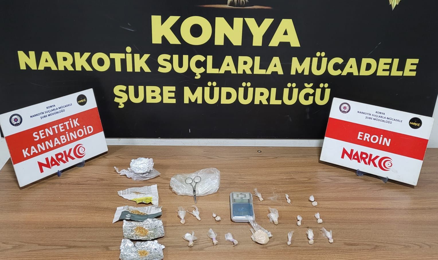 Uyuşturucuyu lağım giderine saklamışlar!