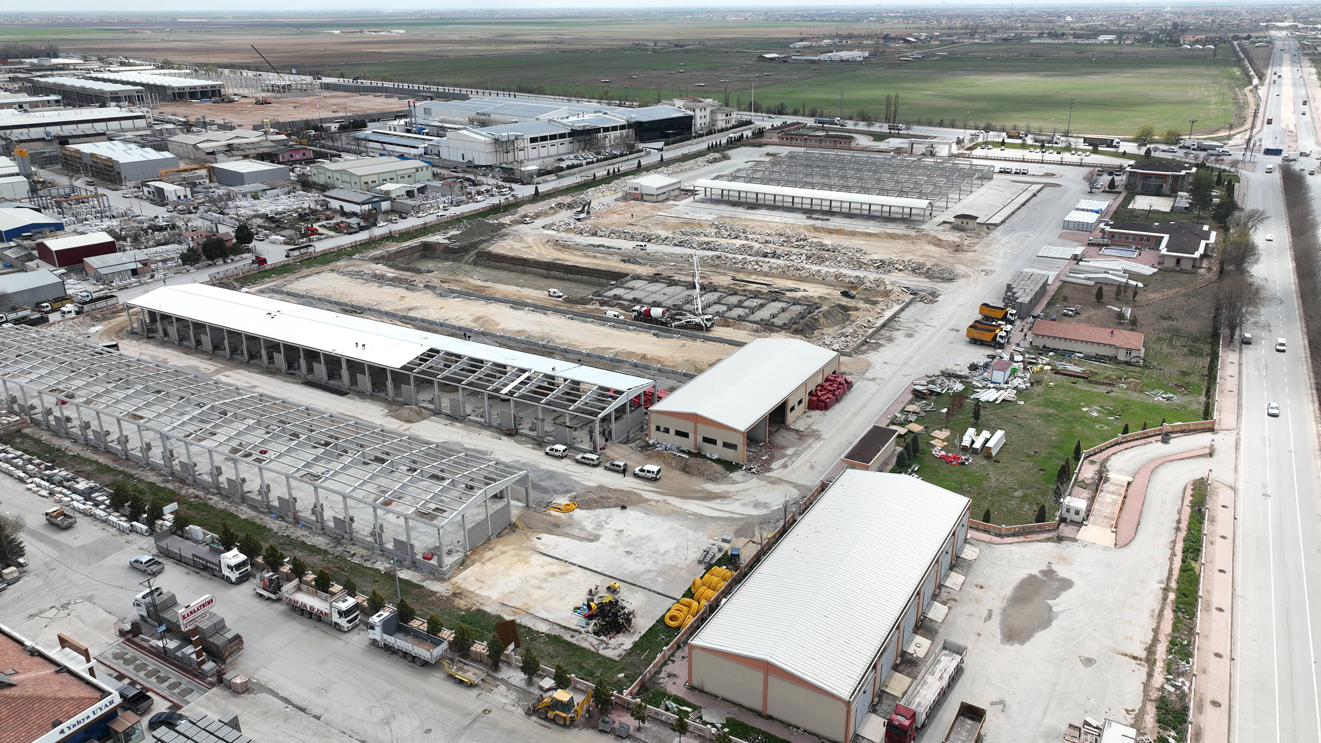 Larende esnafı yeni yerine ne zaman taşınacak?