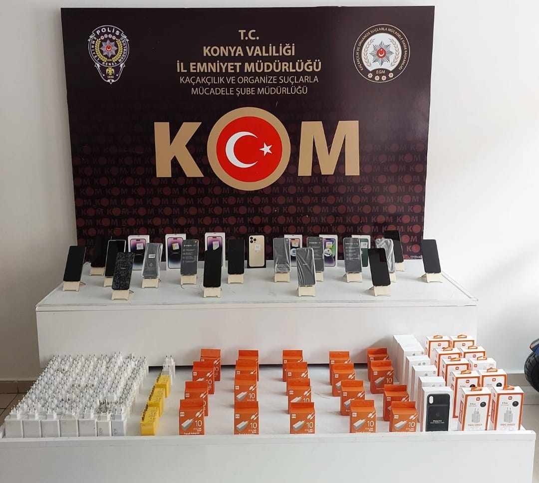 Kaçak telefonları fırının içine gizlemişler