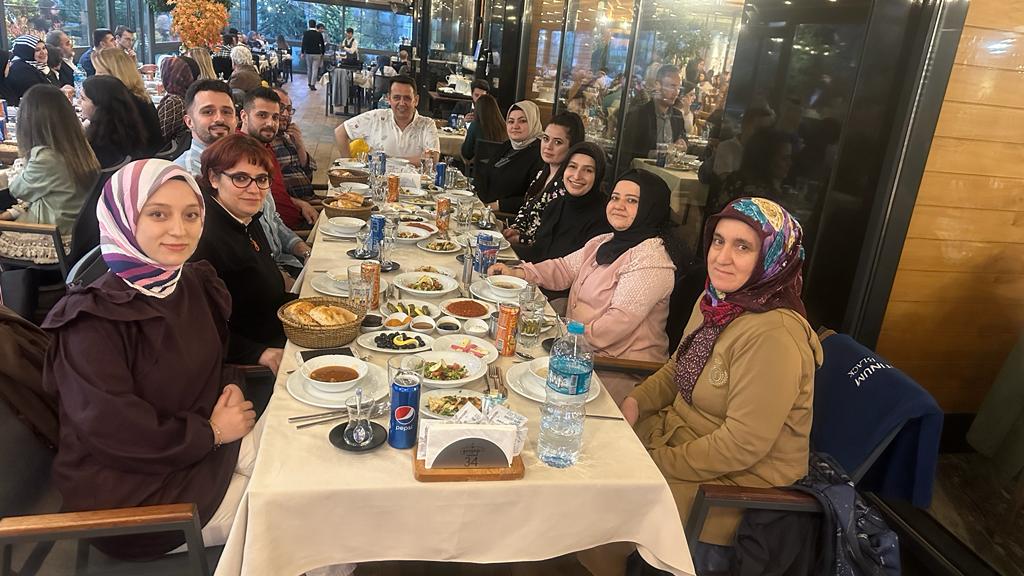 İftar yemeğinde bir araya geldiler