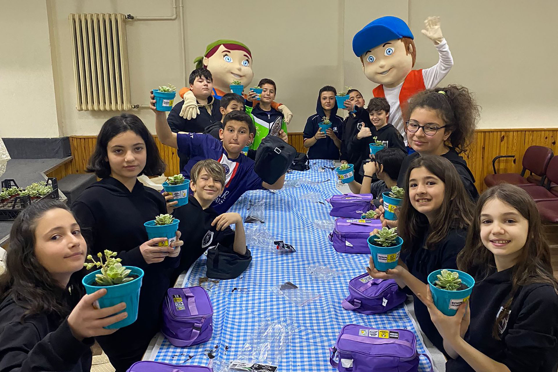 Konya'da 'Okullar Çiçek Açıyor'