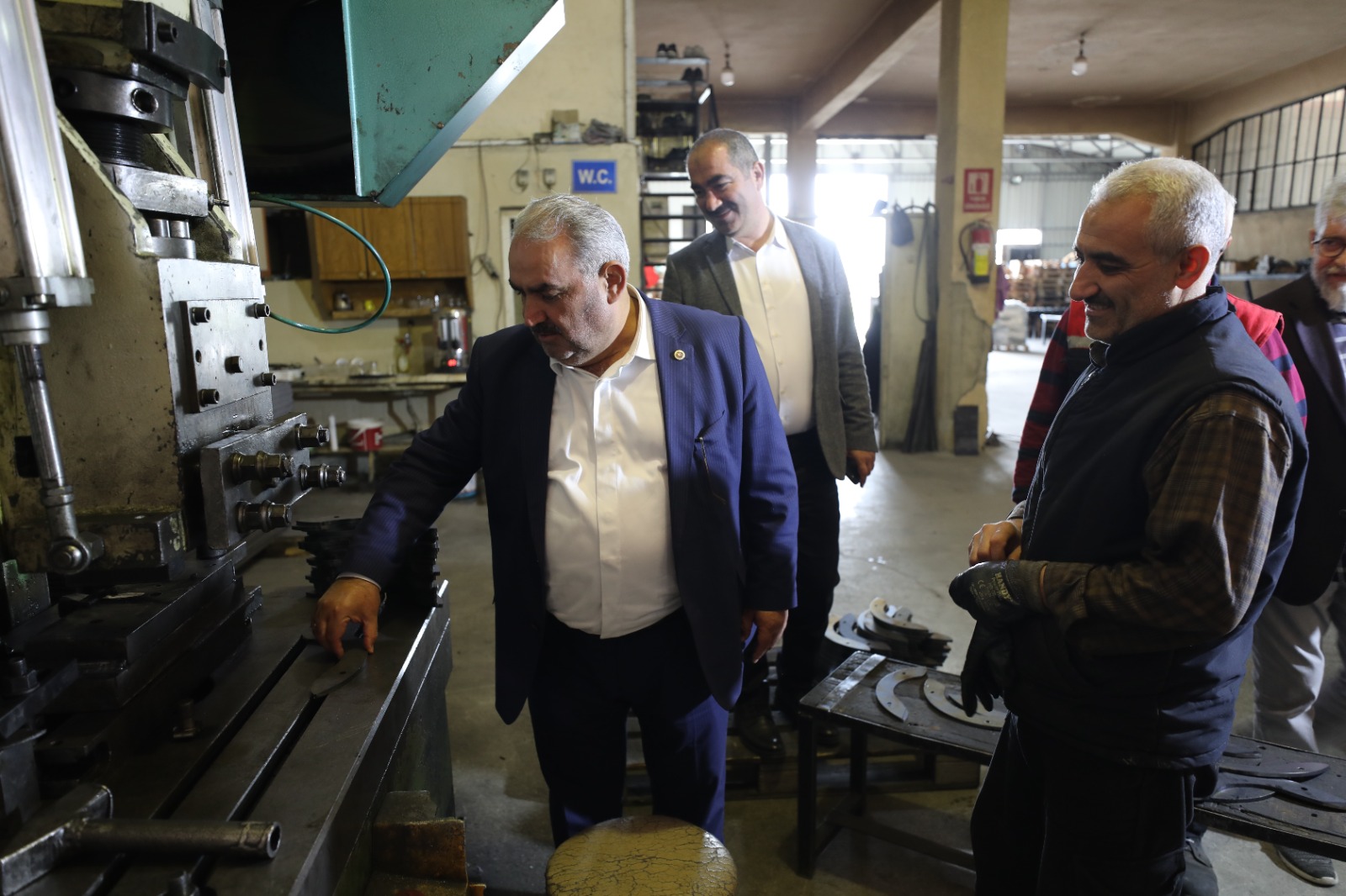 AK Parti adayları saha ziyaretlerini sürdürüyor