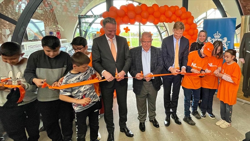 Hollandalı ekip en önemli bayramlarında KAHRAMANMARAŞ'ta