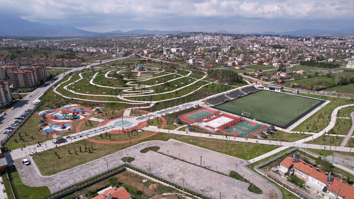 Seydişehir'de Millet Bahçesi açıldı