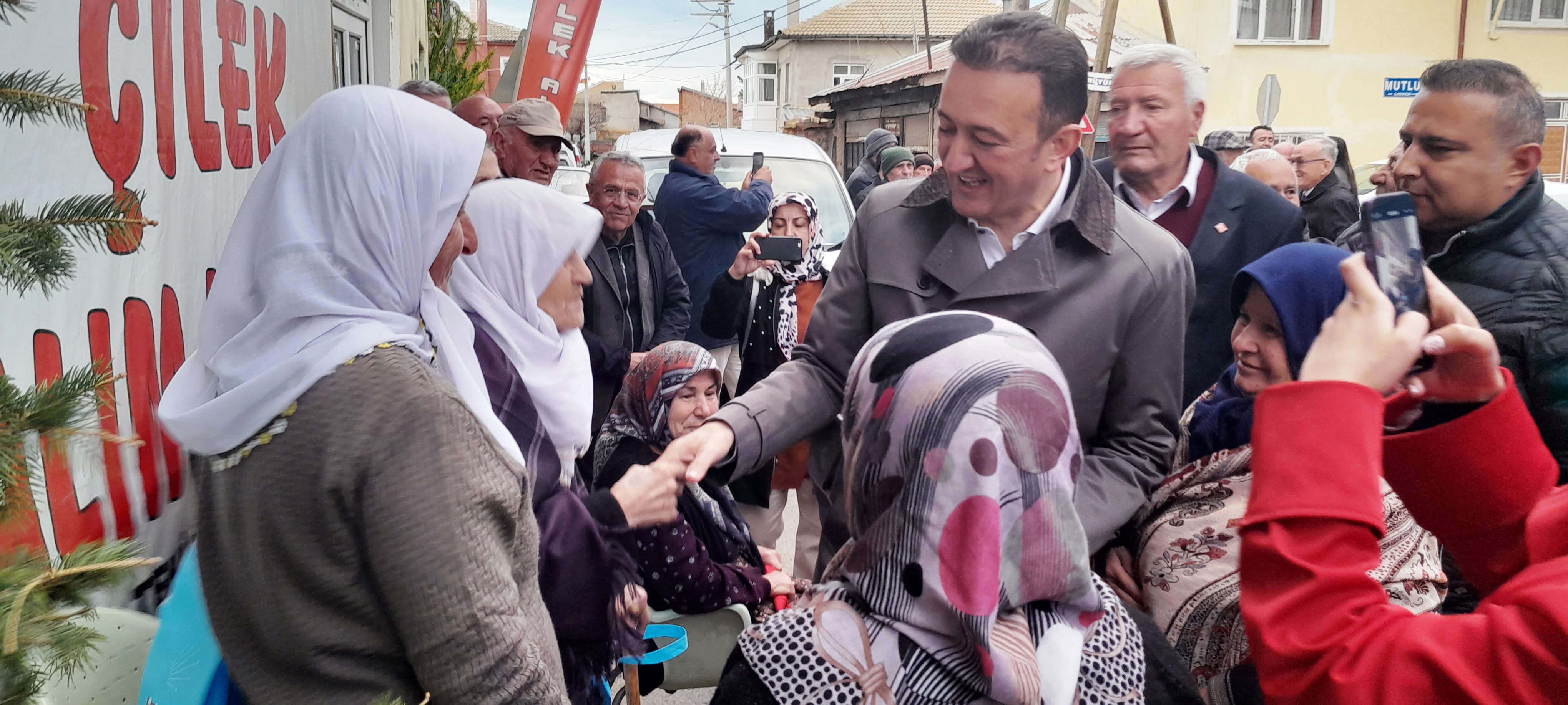 "Kaynakları halka eşit dağıtacağız"