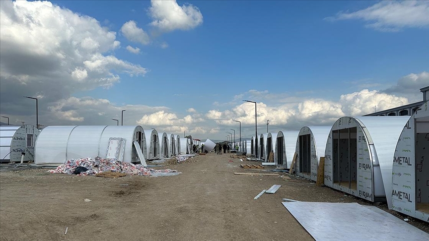 30 Binden fazla kişi konteyner kentte kalıyor
