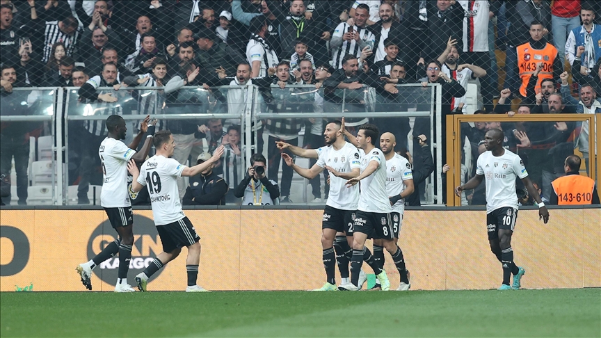 Beşiktaş sahaya depremzedeler için çıkıyor